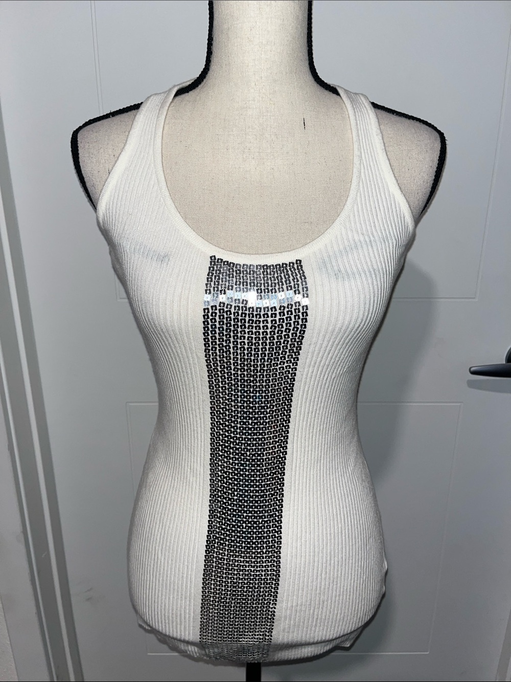 Bebe Y2K White Sequin Design Ribbed Racerback Sleeveless Tank Top NWT 2000’s